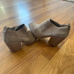 Western style low-ankle booties